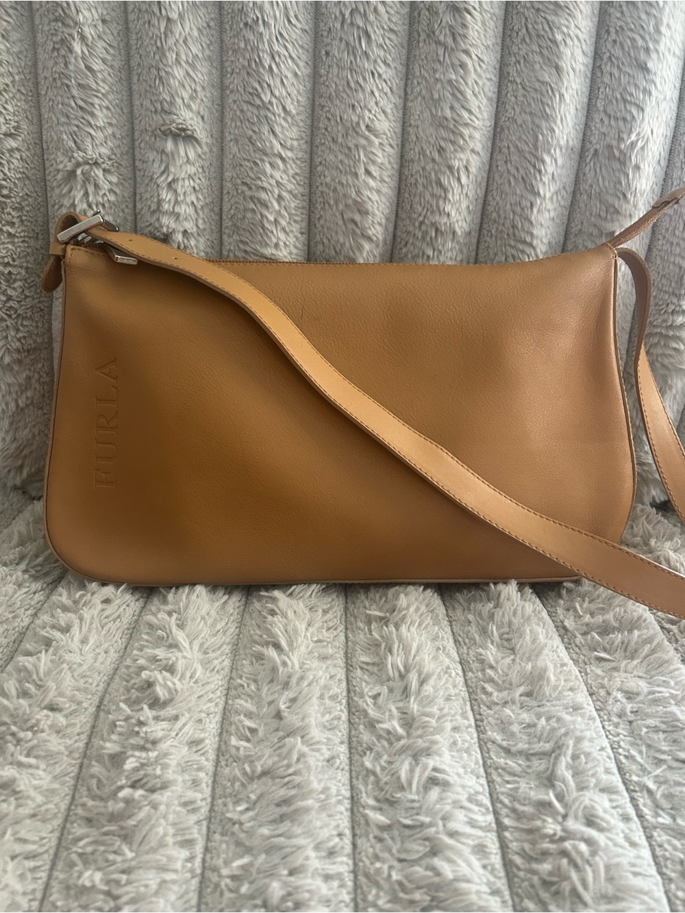 Vintage Furla Y2K Camel Leather Baguette Shoulder Bag Made in 🇮🇹 Italy